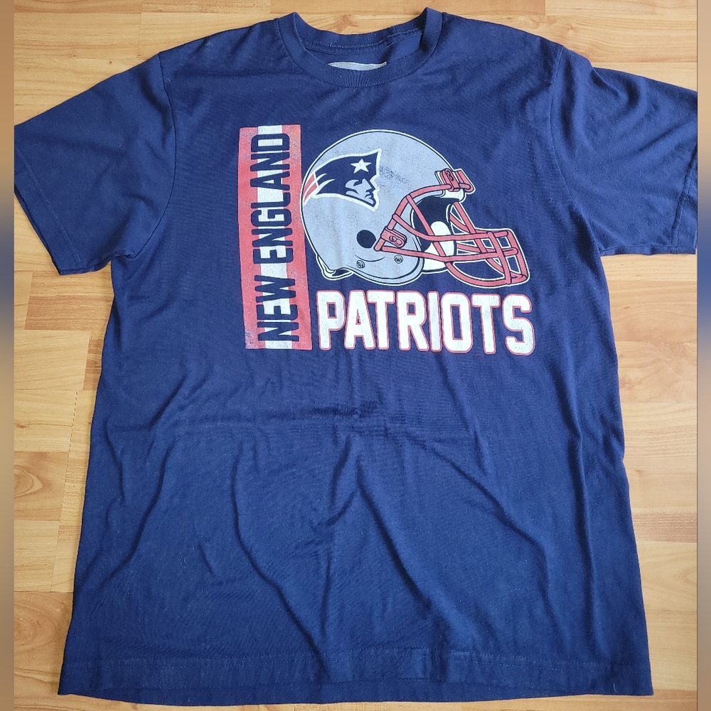 New England Patriots Retro Logo Large Navy Blue Short Sleeve Tee
